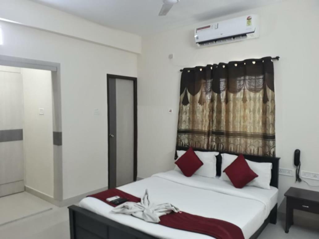 The Posh Residency, Ecr Bed & Breakfast Chennai Exterior photo